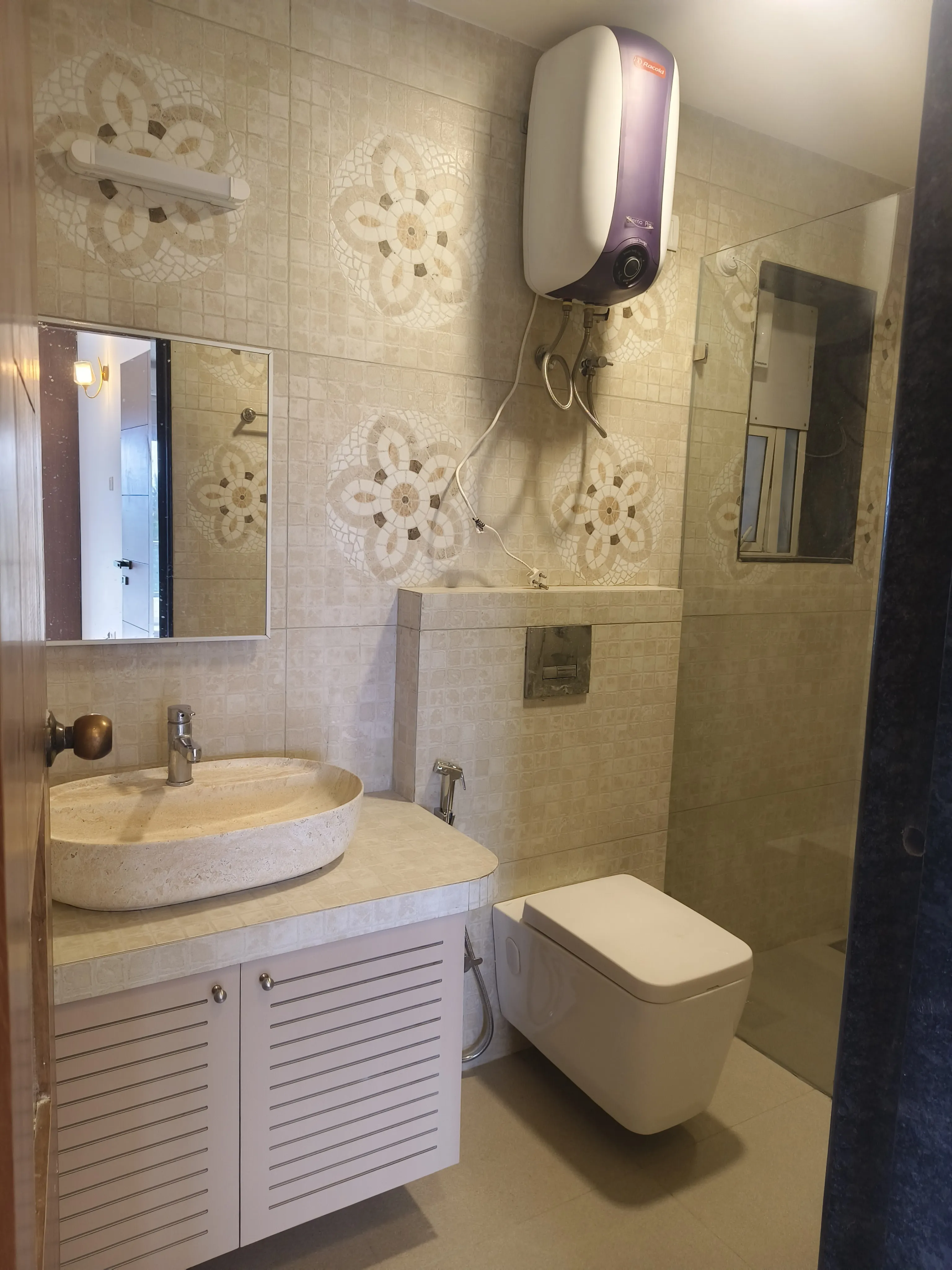 Luxuries Apartment